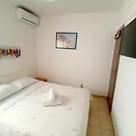Pensjonat Luna Tribunj 3*