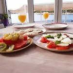 Luna Tribunj Pensjonat 3*