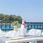 Luna Tribunj Πανσιόν 3*