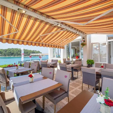 Luna 3* Tribunj (Sibenik-Knin)