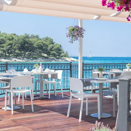 Gasthuis Luna Tribunj 3*