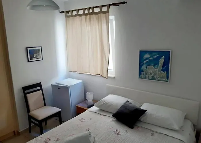 Luna Tribunj בית הארחה Tribalj