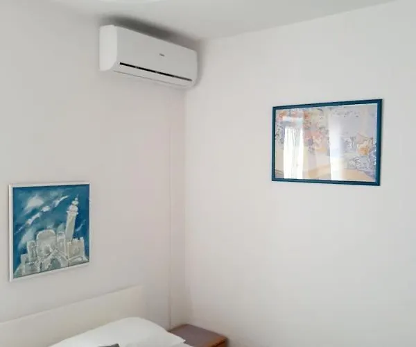 בית הארחה Luna Tribunj 3*