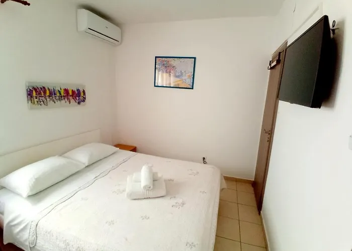 בית הארחה Luna Tribunj 3*