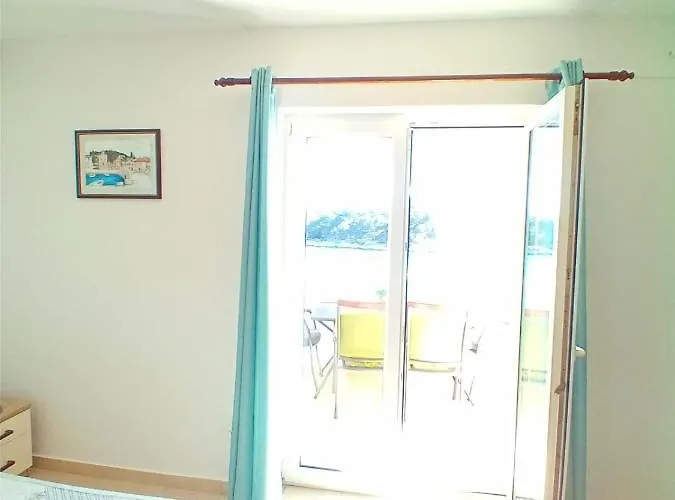 Luna Tribunj בית הארחה