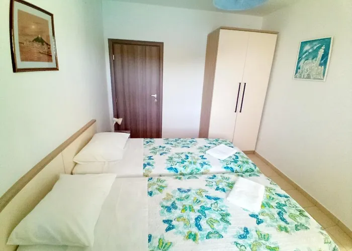 Luna Tribunj Gasthuis