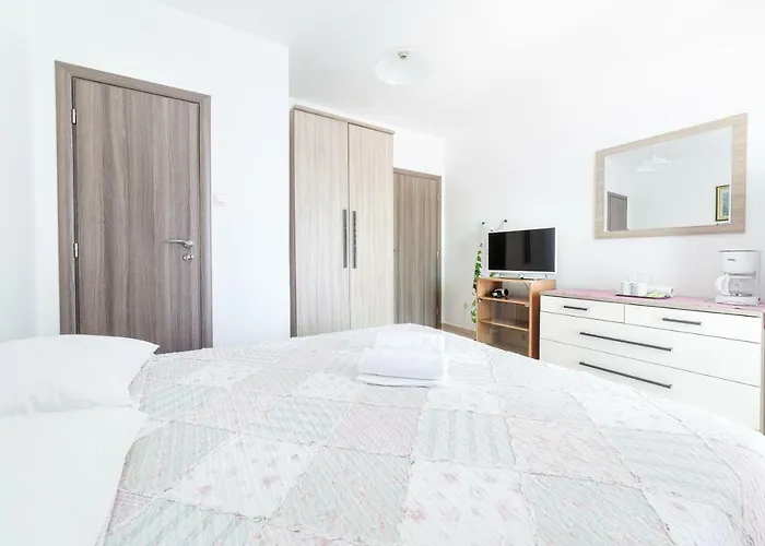 Gasthuis Luna Tribunj 3*