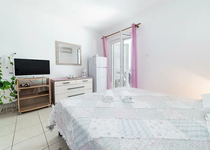 Luna Tribunj Gasthuis